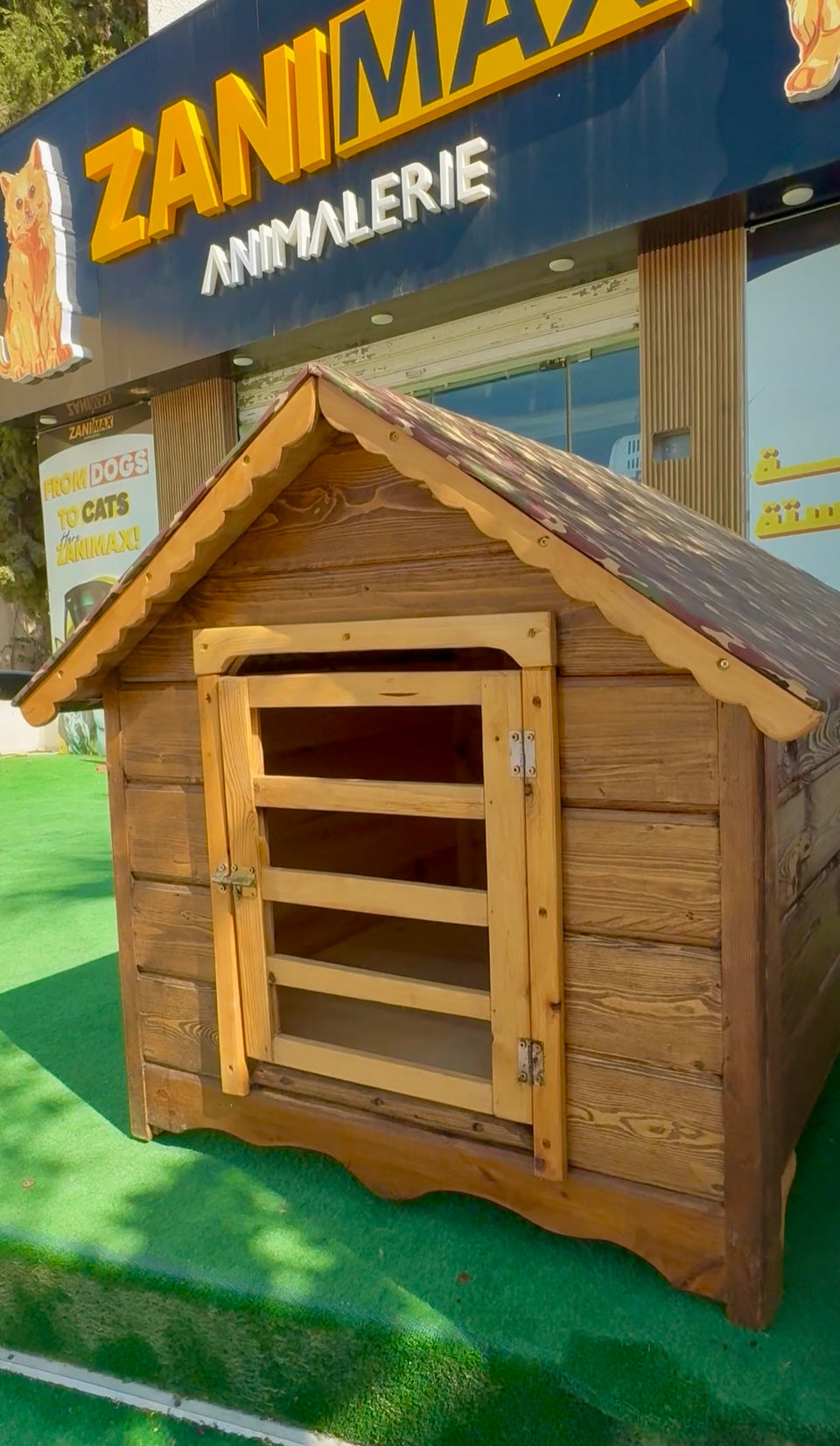 NICHE EN BOIS ROUGE POUR CHIEN XLARGE XLARGE : 102*92*115H